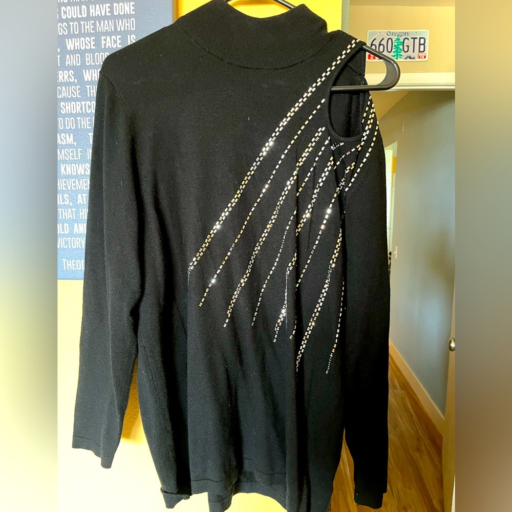 More in Love SweaterDress•Shoulder cut out•Rhinestones•Super Soft